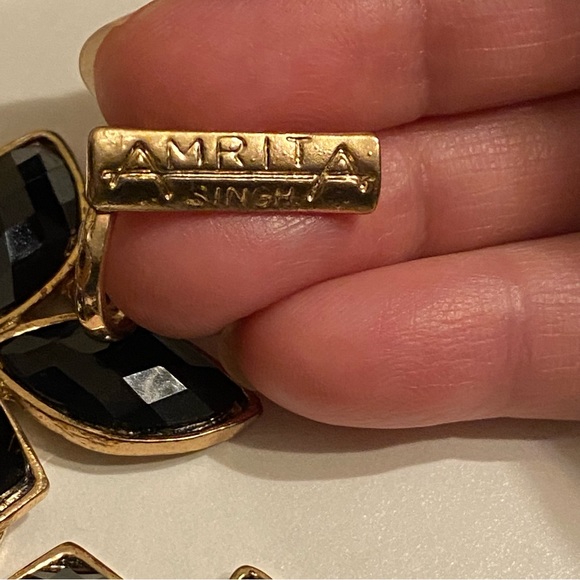 Amrita Singh Necklace - Picture 3 of 3